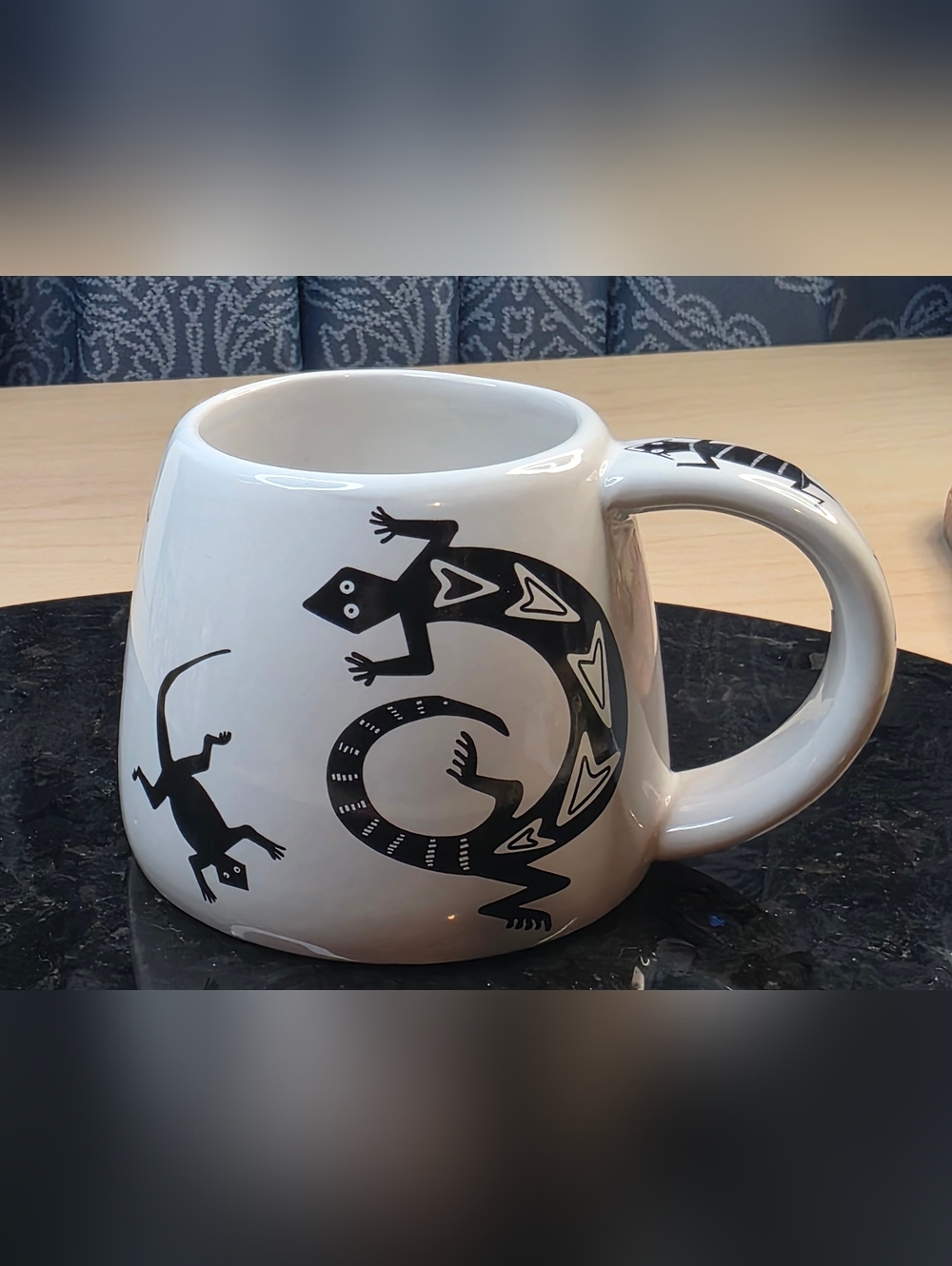 VTG The Treasure Chest Las Cruces NM Southwestern Gecko Lizard Mug Black White